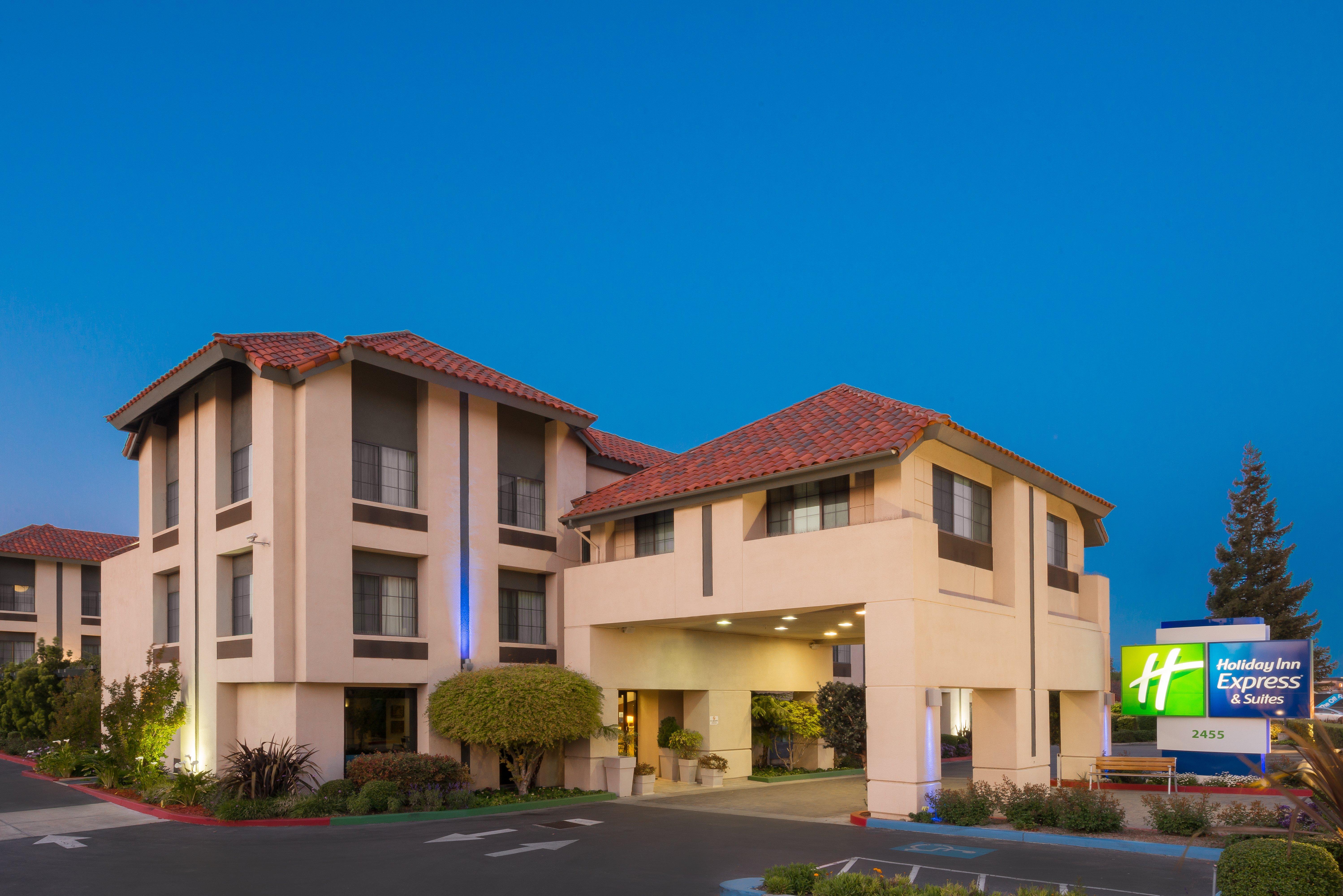 Holiday Inn Express & Suites Santa Clara - Silicon Valley, An Ihg Hotel Exterior photo